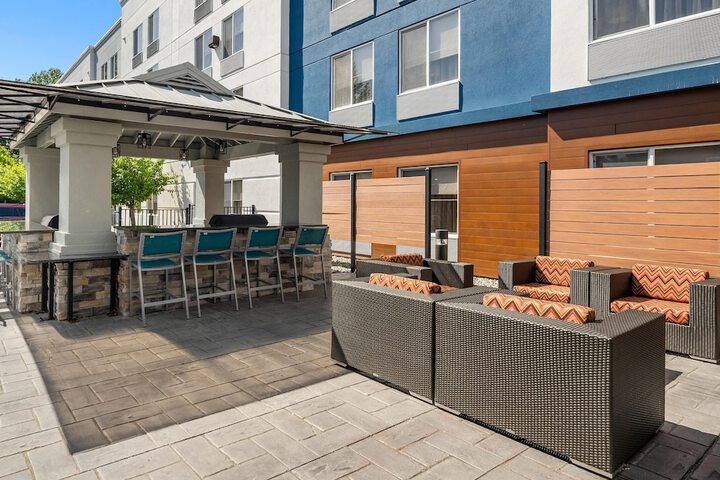 Hampton Inn & Suites Seattle-North / Lynnwood