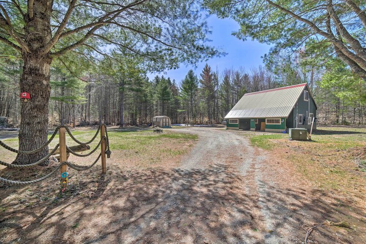 6 Mi to Shingleton: Manistique Home w / Yard!