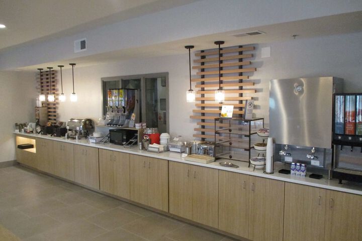 Breakfast/Coffee Service 24 of 29