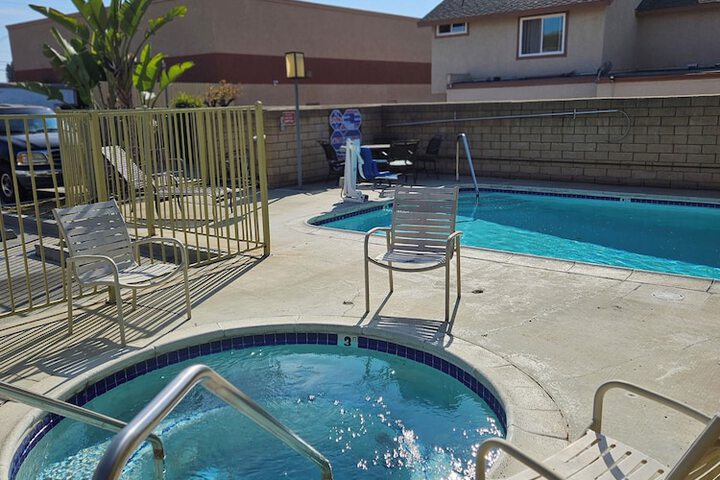 Pool 8 of 40