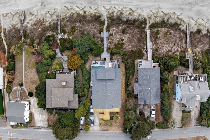 Lighthouse by Avantstay Beachfront View Home w / Pool Table & Ping Pong