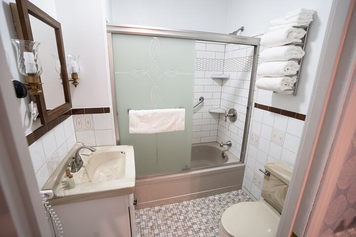 Room 40 of 114