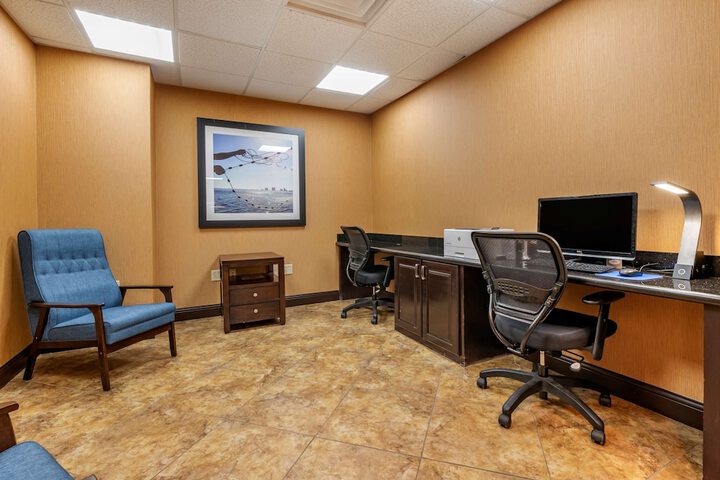 Business Center 25 of 25