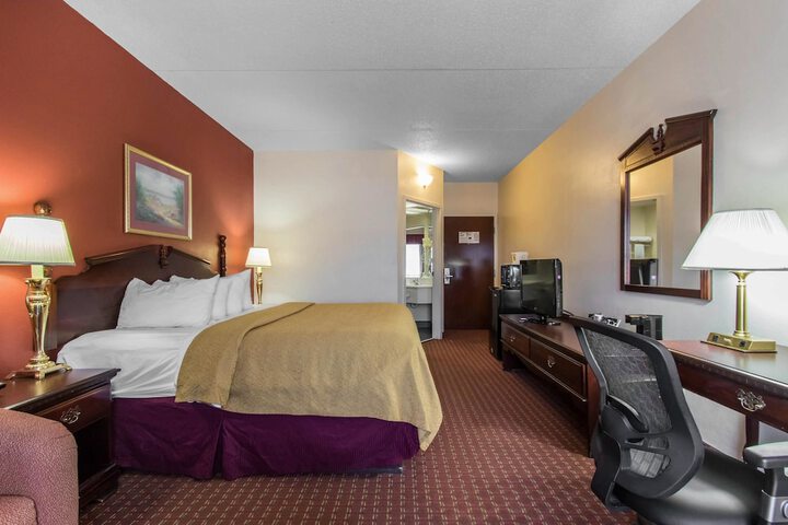 Room 17 of 25