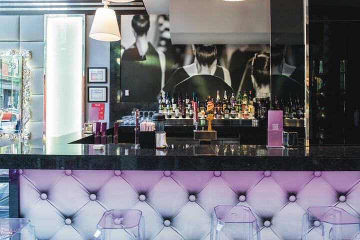 Lounge 98 of 108