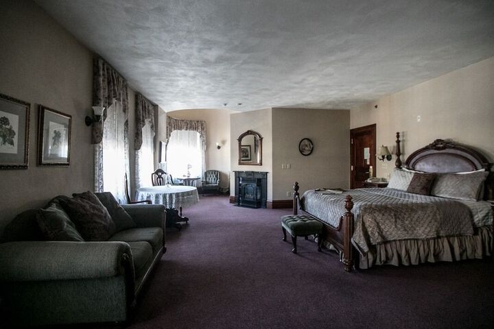 Room 18 of 29