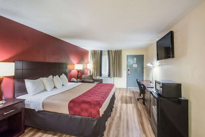 Room 14 of 28