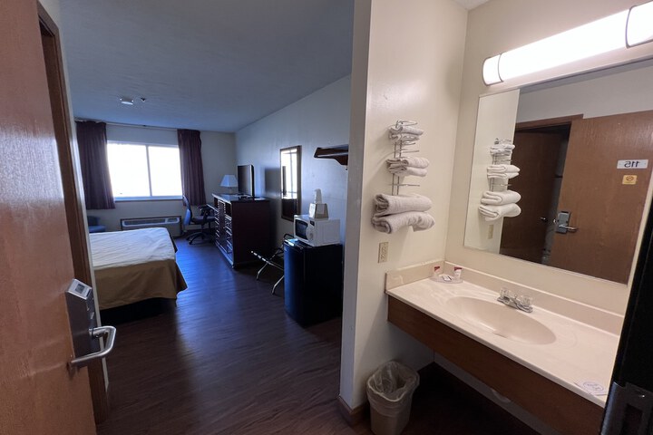 Room 26 of 27