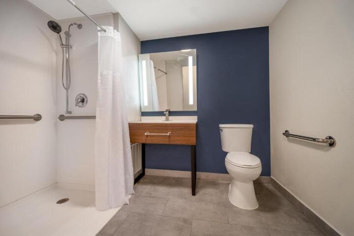 Wingate by Wyndham Dublin Near Claytor Lake State Park