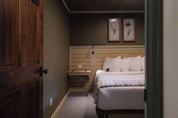 Room 65 of 218