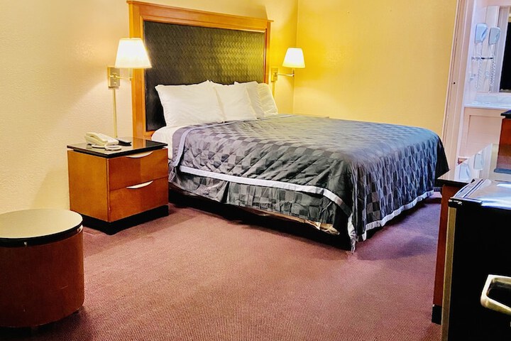 Room 18 of 36