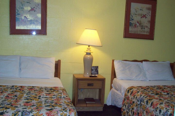 Room 8 of 40