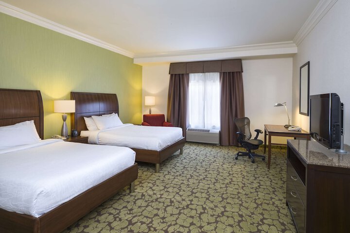 Hilton Garden Inn Edison / Raritan Center