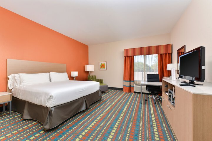Room 34 of 60