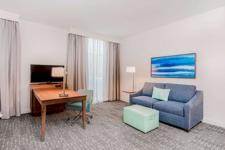 Hampton Inn & Suites Panama City Beach-Beachfront