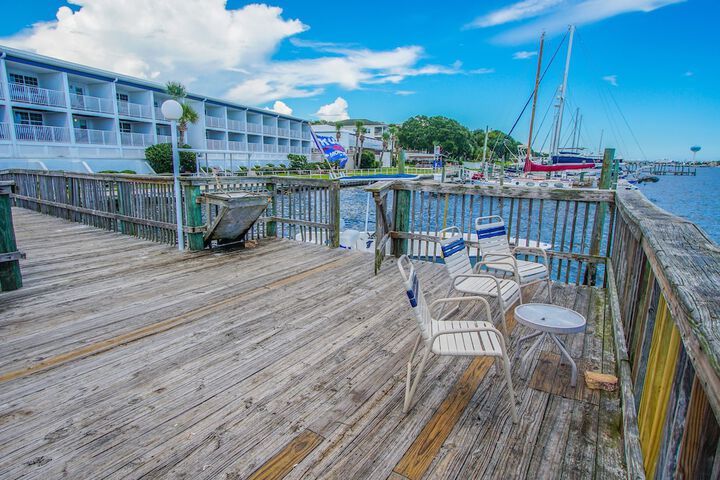 Sundeck 56 of 71