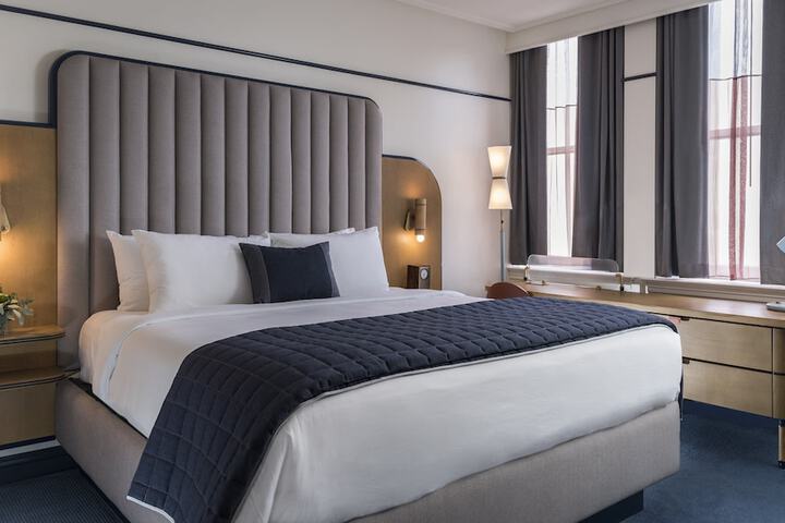 Hu. Hotel