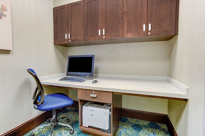Business Center 19 of 19