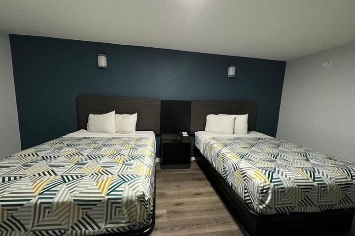 Room 6 of 15