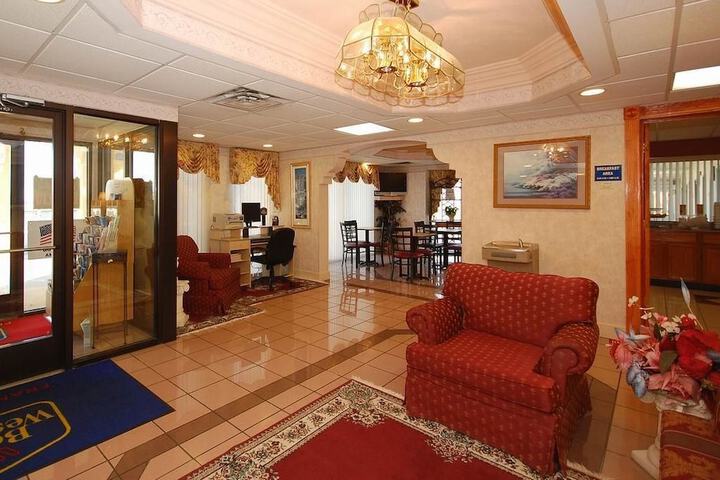 Hotel Interior 8 of 28