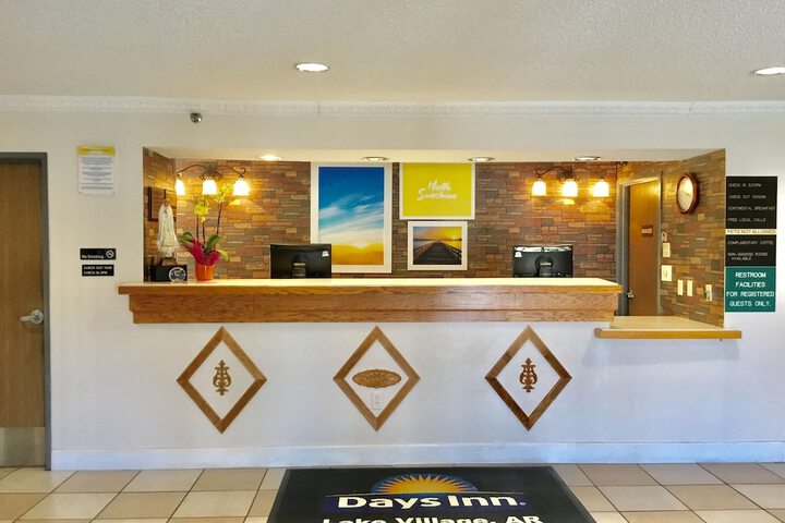 Days Inn by Wyndham Lake Village