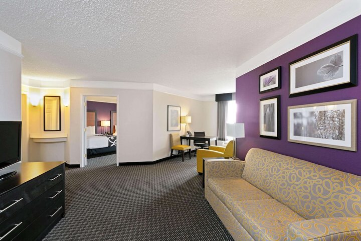 Room 5 of 39