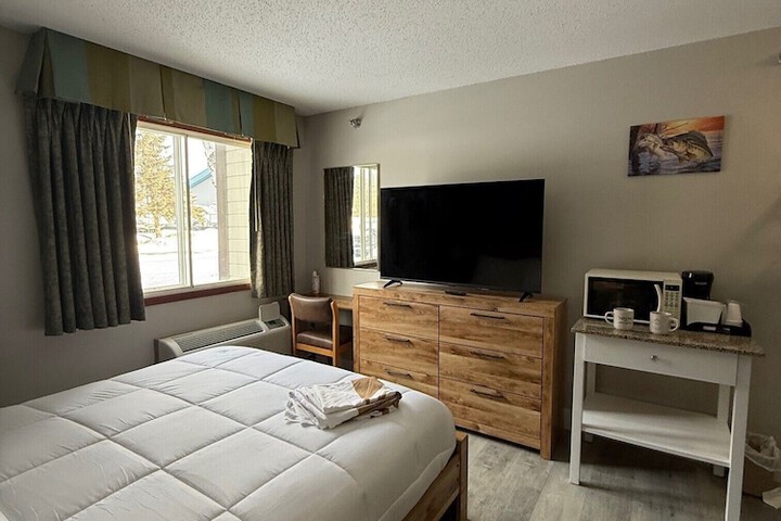 Nisswa Hotel and Suites