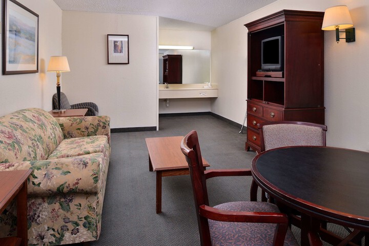 Room 11 of 22