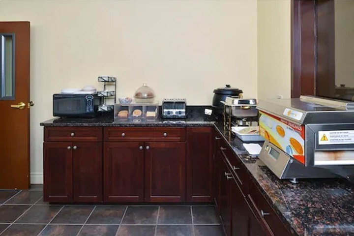 Breakfast/Coffee Service 29 of 39