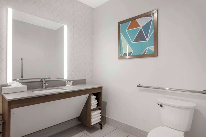 Comfort Suites Richmond East