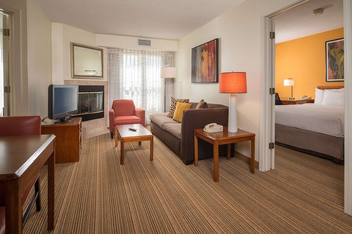 Room 15 of 34