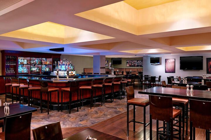 Lounge 50 of 53