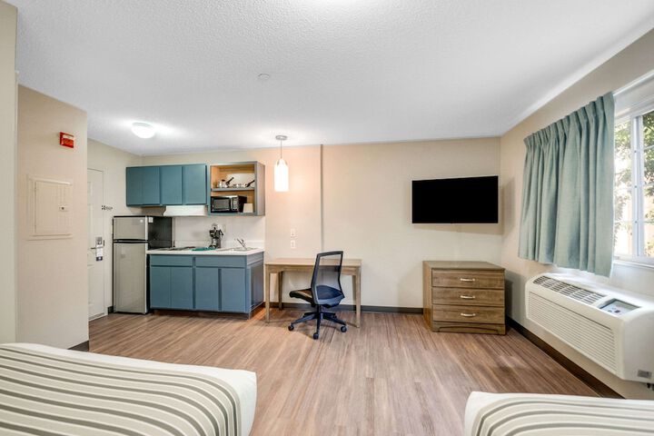 Room 13 of 30