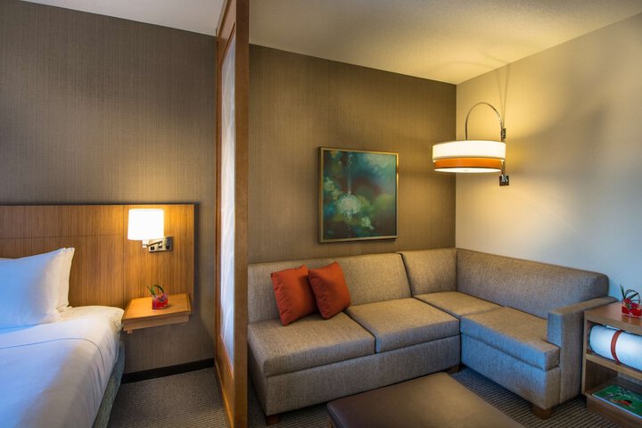 Room 7 of 33