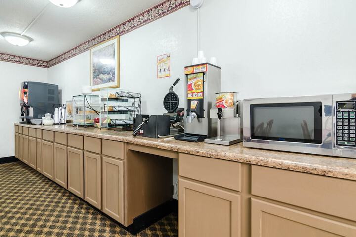 Breakfast/Coffee Service 28 of 36
