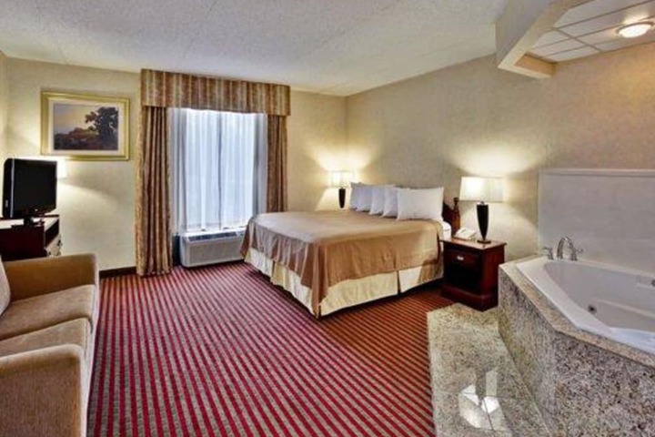 Quality Inn & Suites Somerset Downtown