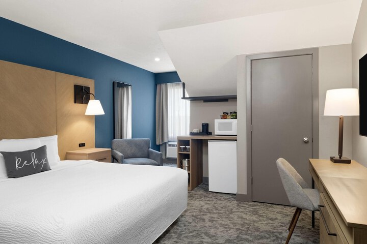 Eastland Suites Hotel & Conference Center Trademark by Wyndham
