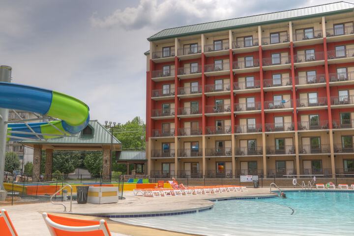Country Cascades Waterpark Resort