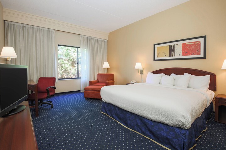 Room 15 of 44
