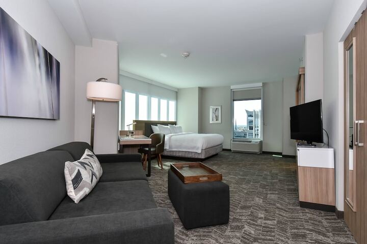 Room 20 of 38