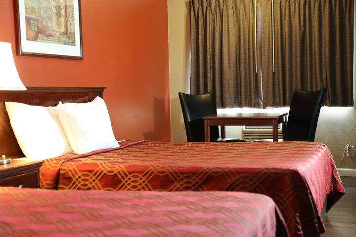 Room 14 of 34
