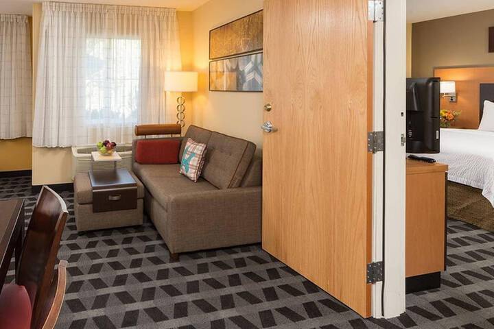 Room 22 of 38