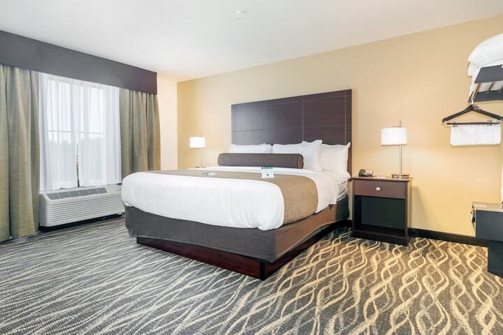 Cobblestone Hotel and Suites Janesville