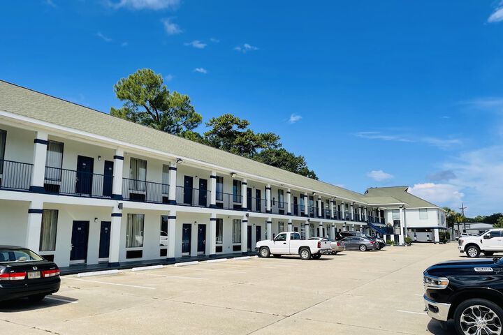 Hotel 6 of 44