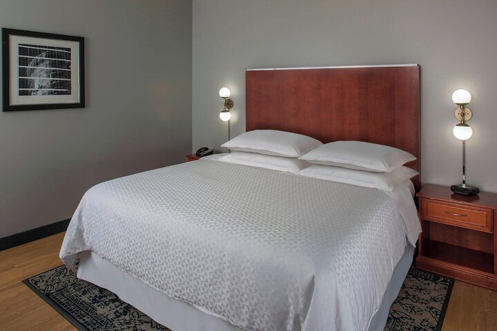 Room 11 of 19