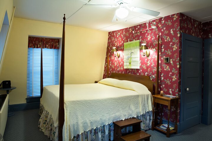 Room 56 of 152