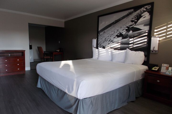 Super 8 by Wyndham Santa Cruz Beach