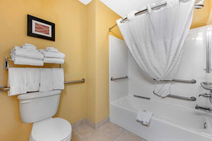 Comfort Suites Findlay I-75 near Sports Complex