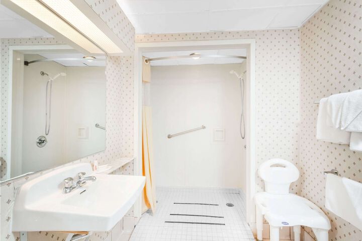 Room 7 of 20