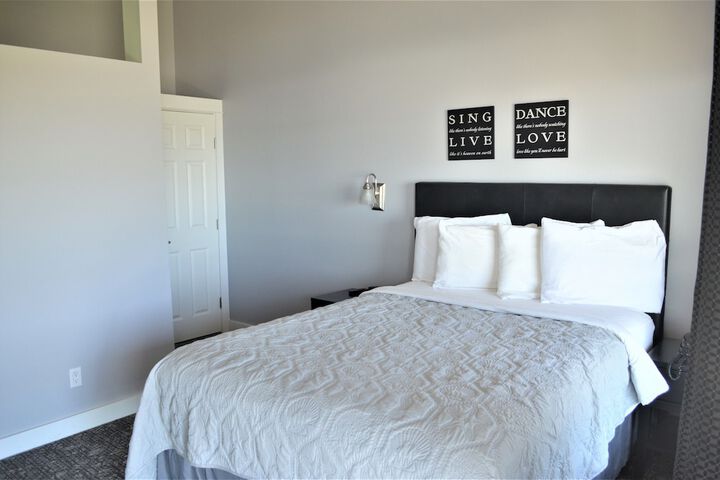 Room 26 of 40